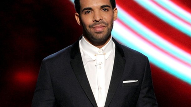 Drake ouvre son restaurant à Toronto avec Serena Williams et Jayden Smith!