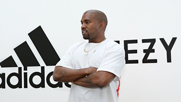 Kanye West: ses nouvelles chaussures sont moquées sur les réseaux sociaux