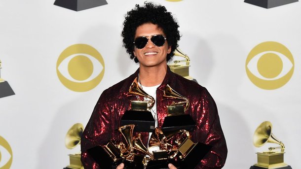 Né à Hawaï, quelles sont les origines de Bruno Mars?