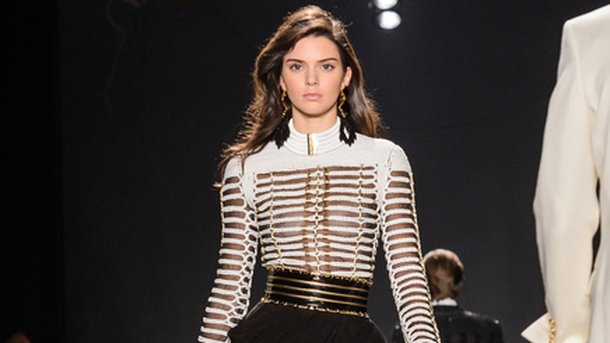 Kendall Jenner devient un ange !