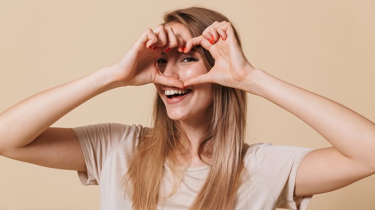 Les infos du Réveil Chérie : comment reconnaitre une femme qui tombe amoureuse ?