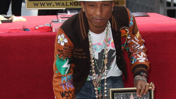 Pharrell Williams inaugure son étoile à Hollywood!