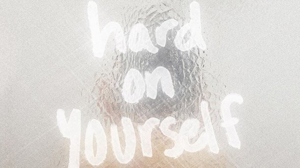 Charlie Puth et Blackbear: leur collaboration «Hard on Yourself» enfin disponible!