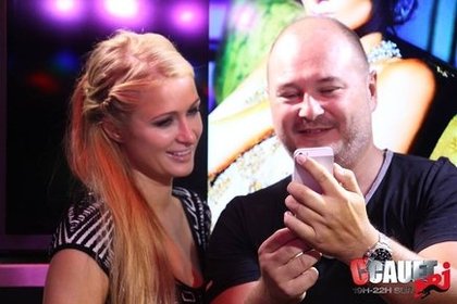 Mercredi 1 octobre avec Paris & Nicky Hilton