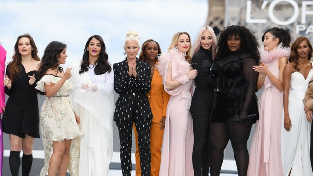 Camila Cabello défile à Paris