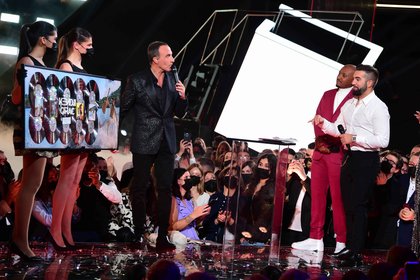Kendji , Soprano et Nikos Aliagas - Cérémonie des NRJ Music Awards 2021