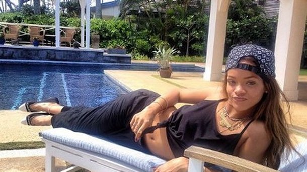Rihanna fête ses 25 ans!