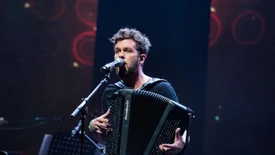 Zaz & Claudio Capéo : deux artistes qui continuent à faire vivre l'accordéon