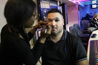 Lundi 9 Mars 2015 Cauet fête la journée de la femme