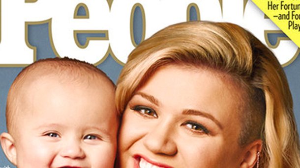 Kelly Clarkson fait la une de People avec sa fille!