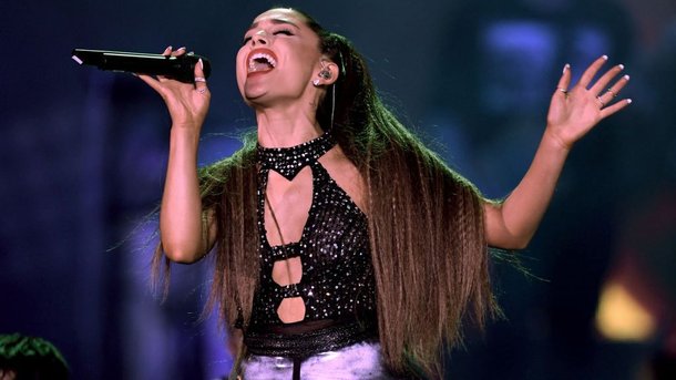Demi Lovato ou Ariana Grande: le match