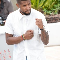 Usher et toute l'équipe du film "Hands of Stone" au photocall du 69eme Festival de Cannes