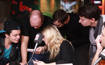 Lundi 05 novembre aves Psy et Kev Adams