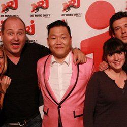 Lundi 05 novembre aves Psy et Kev Adams