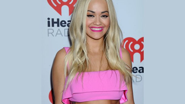 Rita Ora: elle sort le grand jeu pour promouvoir son album.
