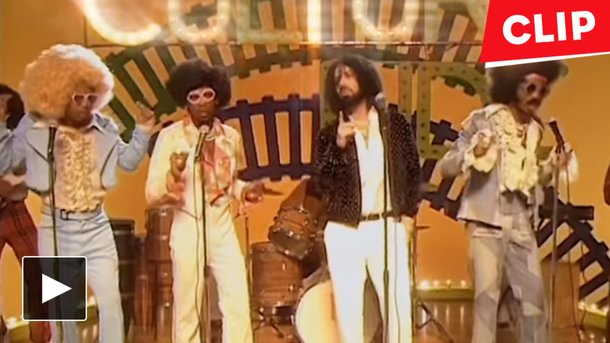 Migos et Drake rendent hommage aux années 70 dans le clip «Walk It Talk It»!
