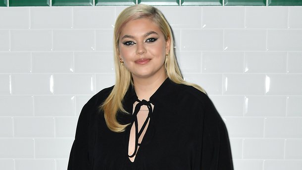 Louane – «La Pluie» : la chanteuse revient avec un single intime et entrainant