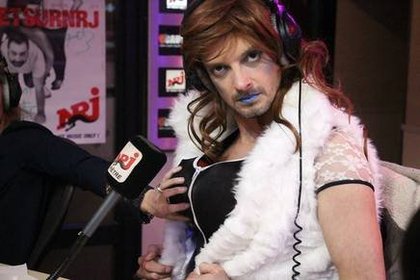 Lundi 9 Mars 2015 Cauet fête la journée de la femme