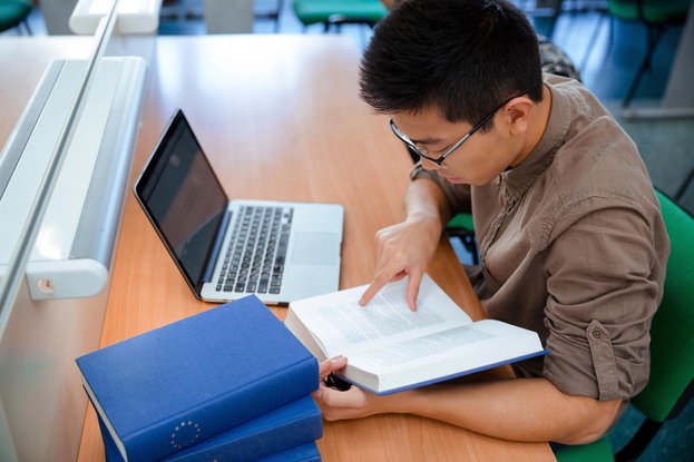 Pourquoi opter pour des études à distance ?