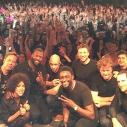 Corneille ‏: Ce n'est qu'un au revoir mes chers...!!!! Magique ce soir à Feytiat! On se refait ça en 2014! One love!