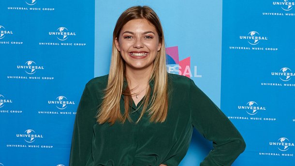 Louane fête ses 1 million d’abonnés sur Instagram!