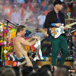 Beyoncé, Chris Martin et Bruno Mars lors de la mi-temps du Superbowl!