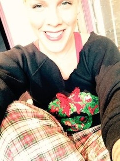 Pink : Sending all my holiday love -and the biggest goofiest smiliest happiness to all you guys and gals Merry Xmas eve! 