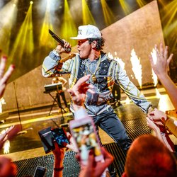 Bruno Mars - Cérémonie NRJ Music Awards 2016