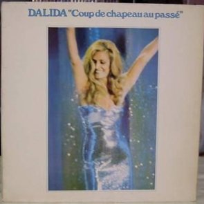 "Coup de Chapeau au Passé"