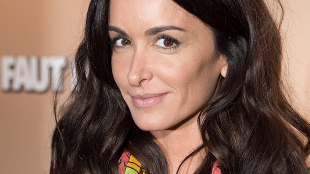 En plein concert, Jenifer recadre un spectateur qui lui demandait d’enlever son short