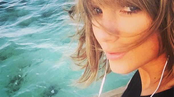 Taylor Swift offre 1989 dollars à une fan!
