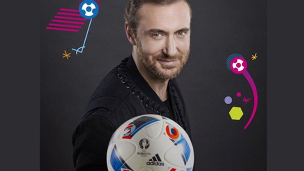 David Guetta: il présente le ballon de l’Euro 2016!
