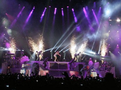 Jennifer Lopez à Bercy avec NRJ