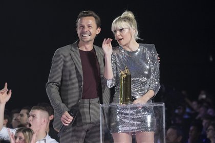 Martin Solveig et HollySiz (Cécile Cassel) - NRJ Music Awards