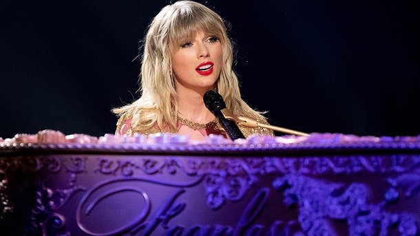 Taylor Swift dévoile une nouvelle version de «Lover» parfaite pour un slow