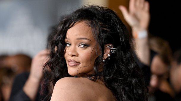 Rihanna signe son grand retour avec «Lift Me Up»