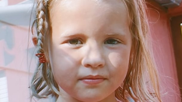 Angèle : découvrez le clip de «Flou»