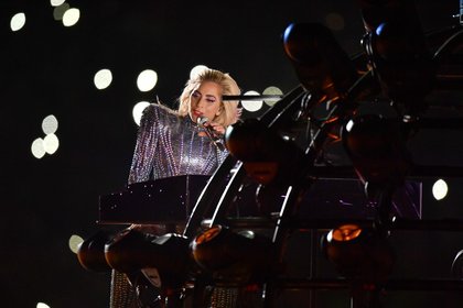 Lady Gaga sur scène à la mi-temps du Superbowl 2017