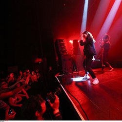 Concert Pop Love - Christine and the Queens