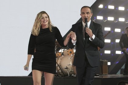 Louane et Nikos Aliagas - NRJ Music Awards 2017