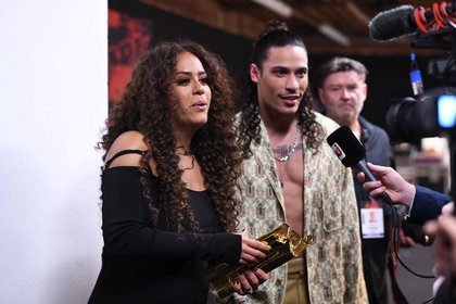 Amel Bent et Hatik - Backstage des NRJ Music Awards 2021