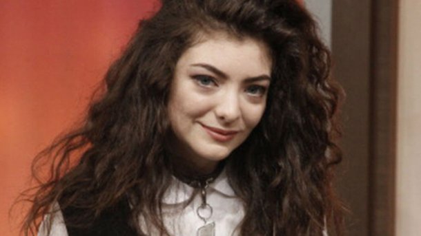 Lorde caracole en tête