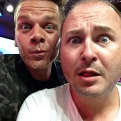 Keen'v et Cauet
