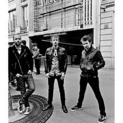 Muse devant l'Olympia pour leur concert de ce 2 octobre