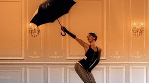 Le saviez-vous? Rihanna a sorti une collection de… parapluies!