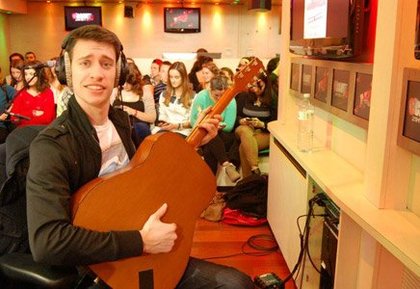 Lundi 26 Novembre avec Ne-Yo et Max Boublil