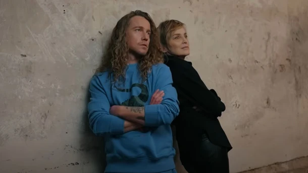 Comment Sharon Stone a-t-elle accepté un duo avec Julien Doré