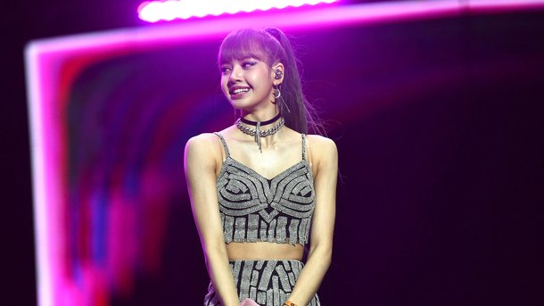 Lisa des BLACKPINK s'ambiance devant Stray Kids au Gala des Pièces Jaunes