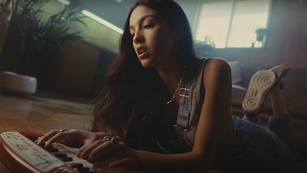 Olivia Rodrigo - drivers license