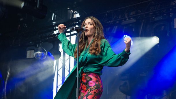 Jenifer «En attendant»: son titre en hommage à ses trois fils